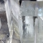 凍りにくい環境で「氷」になる氷は透明